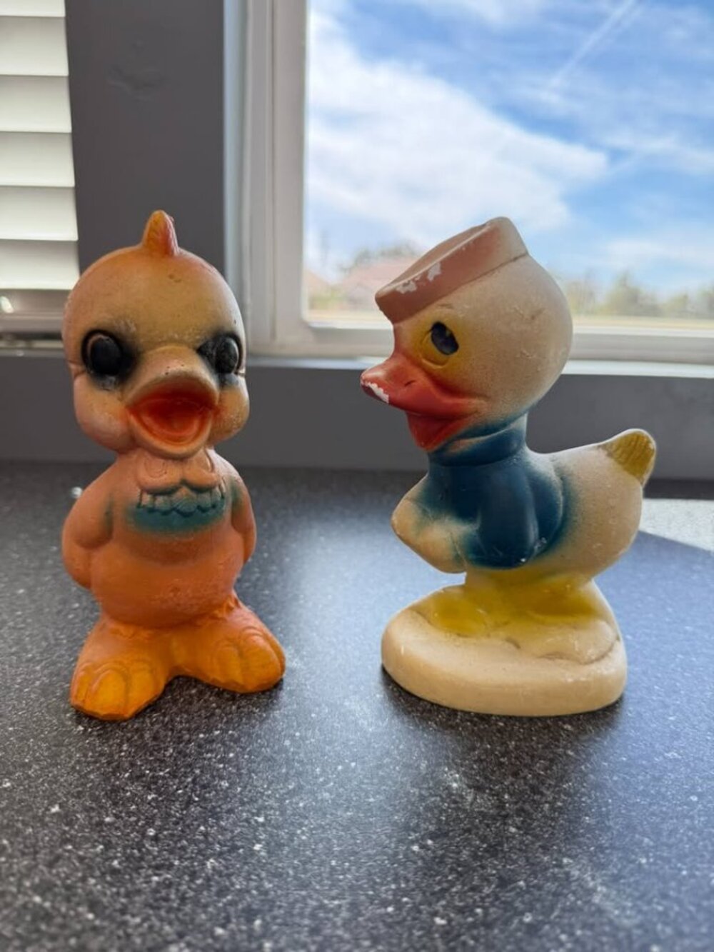 Vintage Duck Figurines – Set of 2 – Hand-Painted Retro Decor